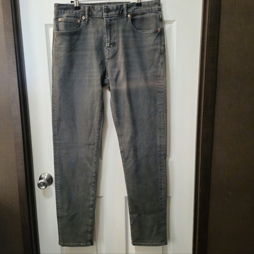 NWT Men's American Eagle Stone Gray Athletic Fit Easyflex Jeans. Sz 31x34